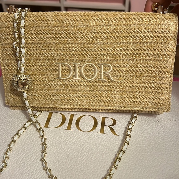 Dior Handbags - 🌟🌟🌟🌟Dior Raffia Clutch with Adjustable Gold/Diamond Chain Attached